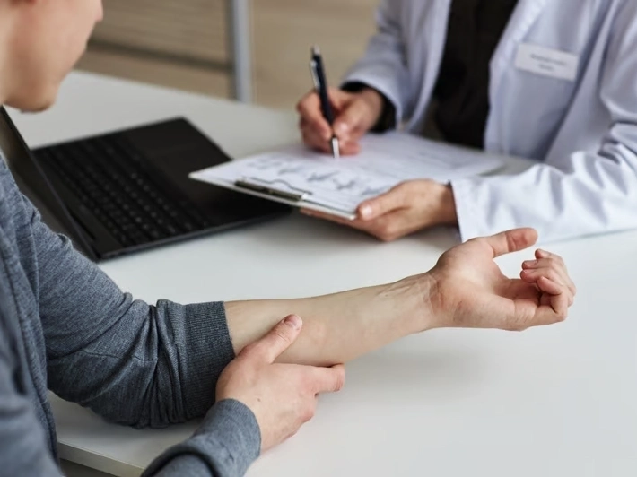 Professional Chiropractic Consultation and Diagnosis services by Arrowhead Clinic in Savannah, GA — licensed Chiropractor provider